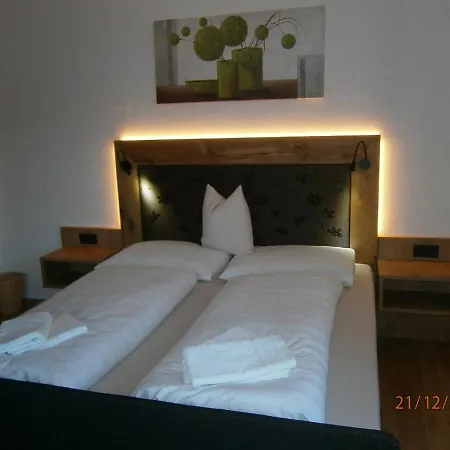 Schitter Flachau
